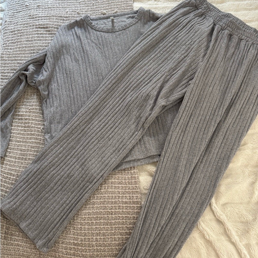 Rylee + Cru Gray Ribbed Set - Picture 5 of 5